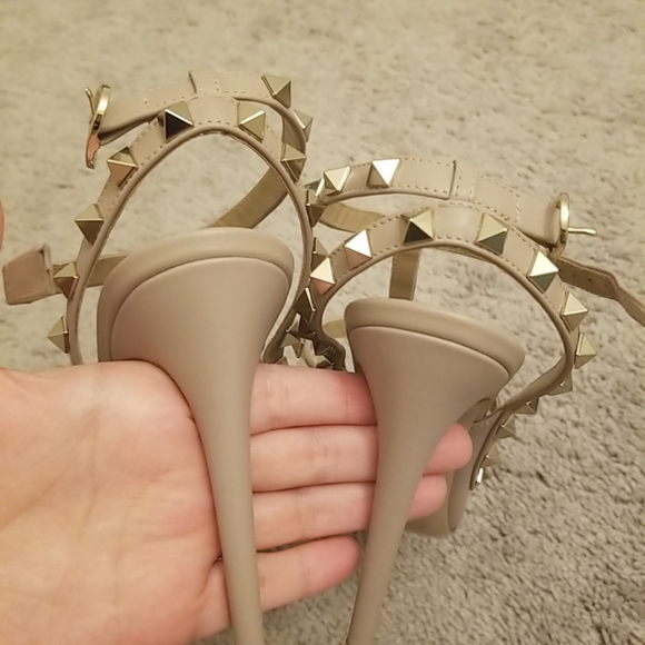 Valentino rockstud heels - Picture 4 of 7